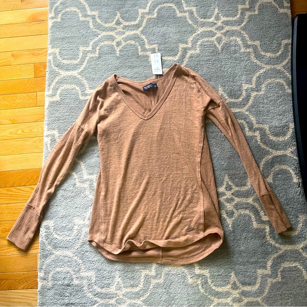 Abercrombie and fitch light sweater